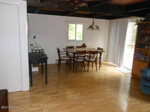 Relax or swim at your country escape