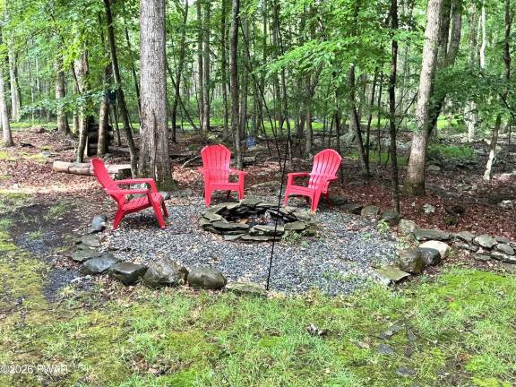 Walk to the lake from your home surrounded by nature