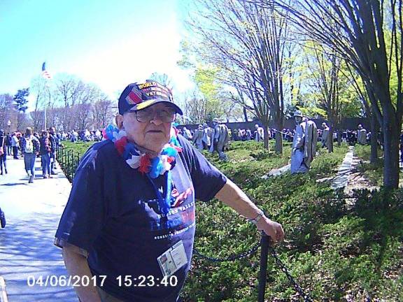 Gene Schneider tours monuments in the nation's Capital (Photo provided)
