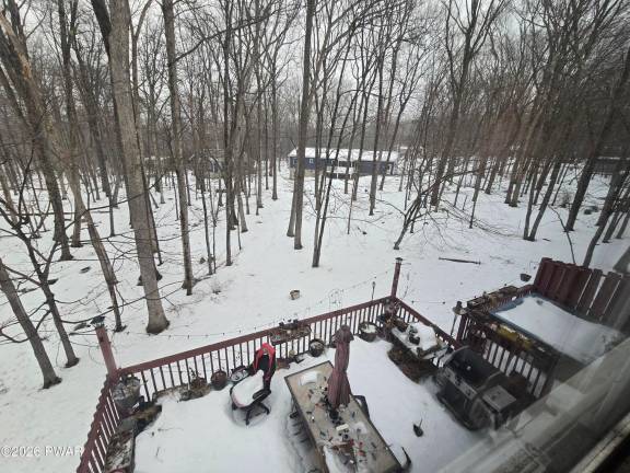 Lake access, priced to sell