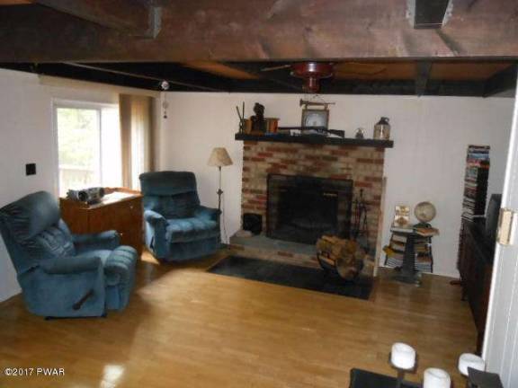 Relax or swim at your country escape