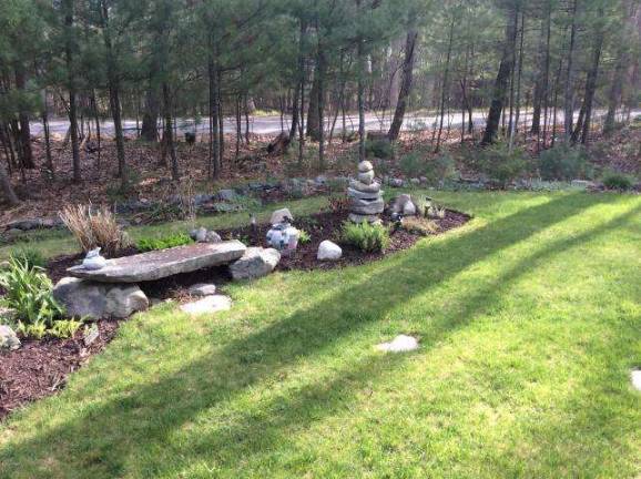 Corner bilevel has lake rights