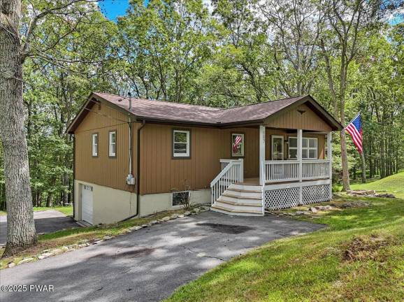 Country ranch offers peaceful, easy living in a tranquil setting
