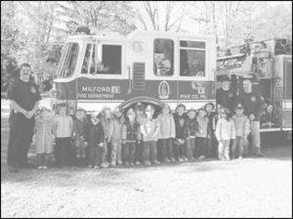 Firefighters visit Ann Street School for fire safety week