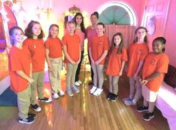 DVE-News/TV reporters Veronica Embriano, Mollie Jenks, Macy Ellis, Gia Slain, Vayda Kresse, Ryleigh Jayne, Ella Thiers, Tikwah Ben-Dan with Samantha Pa and Diane Belsole-Paz of The Princess Cottage.