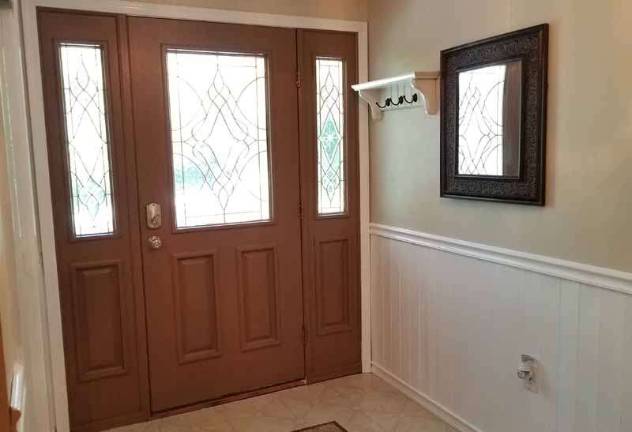 Colonial revival with lake and pool access