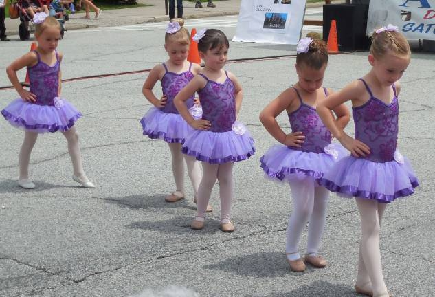 Little dancers