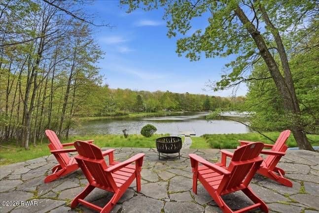 Lakefront home brings the outdoors in with spectacular views