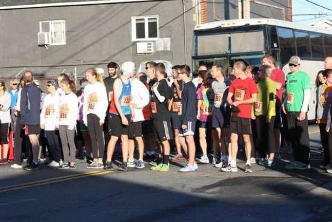 Runners line up for last year's Tri-State Classic (Facebook photo)
