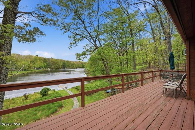 Lakefront home brings the outdoors in with spectacular views
