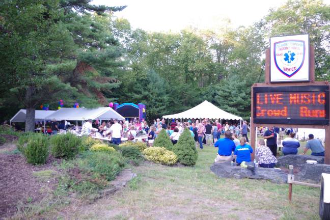 One of the ambulance corps' famous barbecues and community days (File photo by George Leroy Hunter)