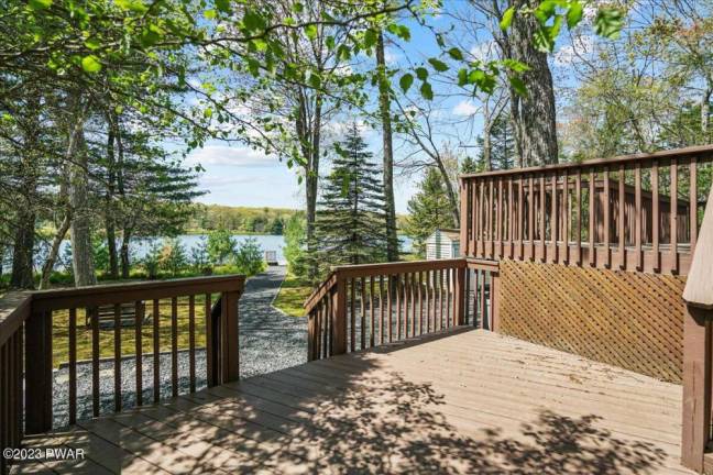 Three-bedroom contemporary home is a lakefront gem