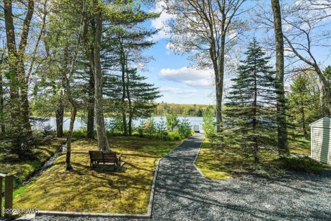 Three-bedroom contemporary home is a lakefront gem