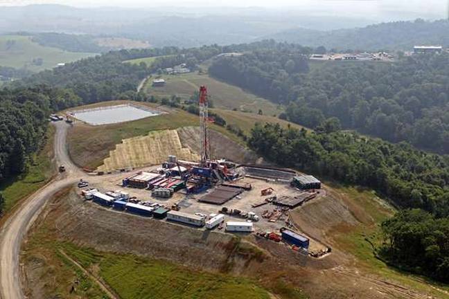 Pennsylvania gas drilling fee revenue falls for third year