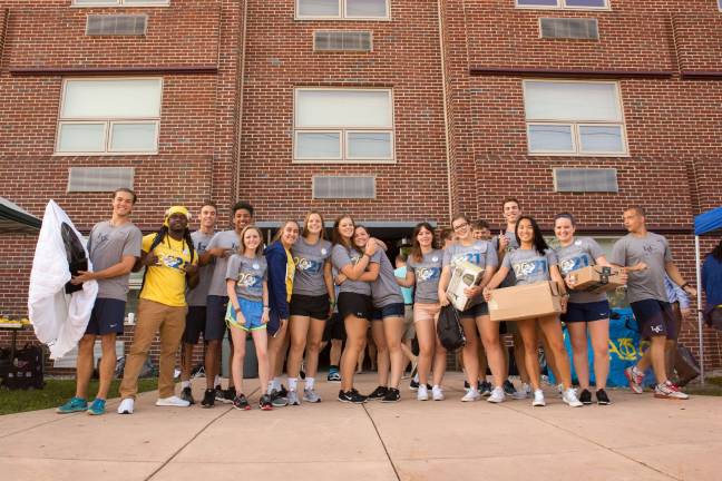 Peer Mentors help with freshman move-in on Aug. 24 (Photo provided)