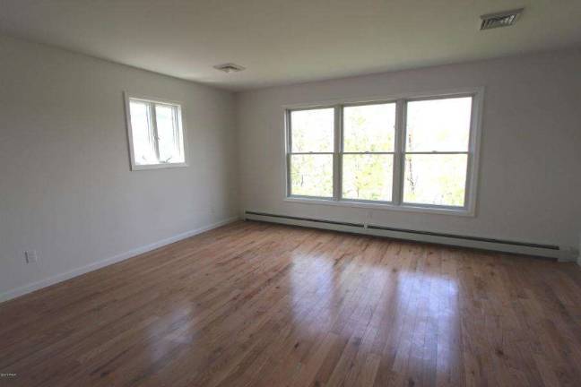 Two-bedroom lakefront home