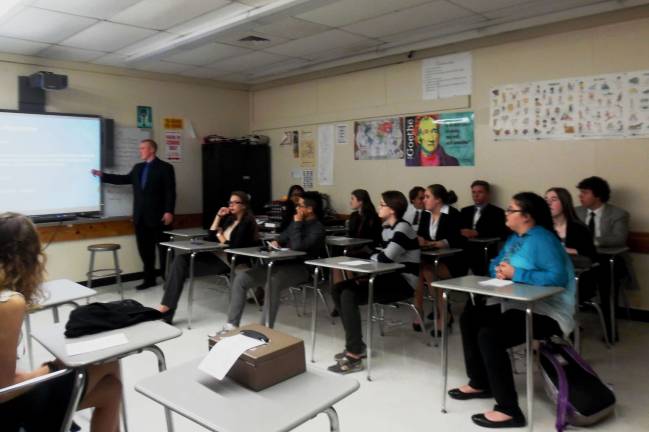 It was all business in the "Writing an Effective Resume" workshop (Photo by Anya Tikka)