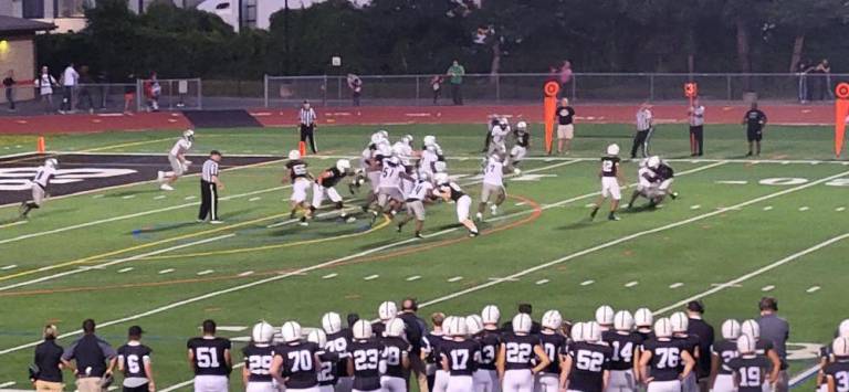 Delaware Valley Warriors fall to Harrisburg High School in football home opener