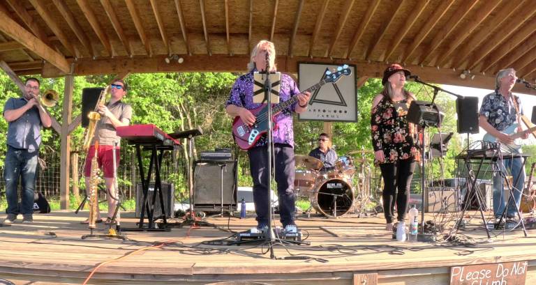 Back Road Brewing hosts That 70’s Project on Friday, Nov. 28.