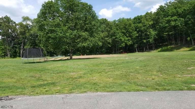 One-level living on quiet country estate