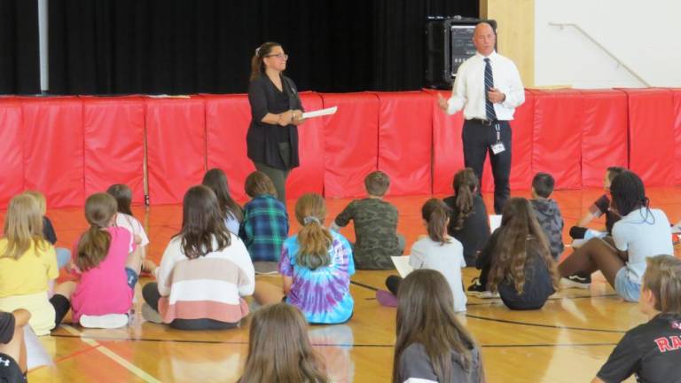 Dr. Vivian Bruno, and Dr. Pete Ioppolo of the DVMS chat with DVES fifth-grade students.