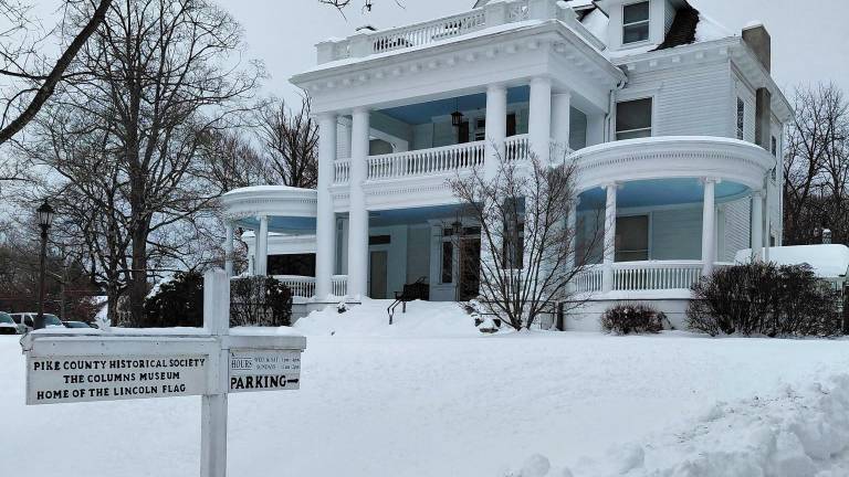 Snow at the Columns 2026.